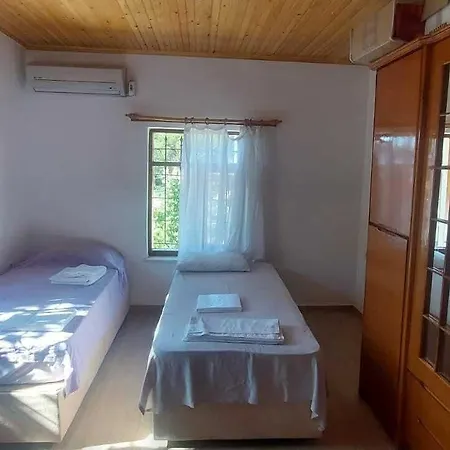 Alloggio in famiglia Camlaraltipansiyon Ayvalı